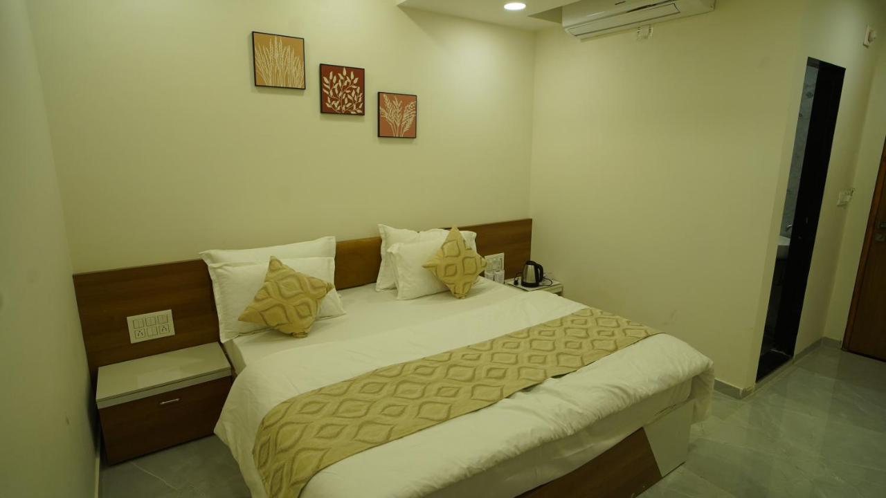 HOTEL RICHIE RICH AHMEDABAD